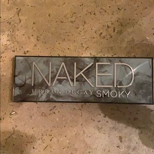 Urban Decay Naked Smoky Eyeshadow Palette